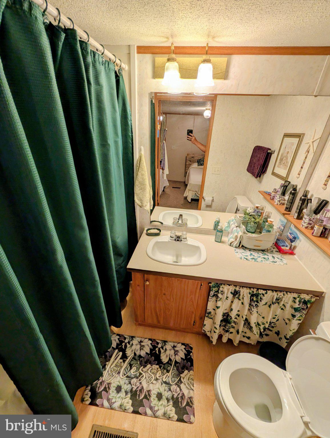 WOODS EDGE MHP - Residential