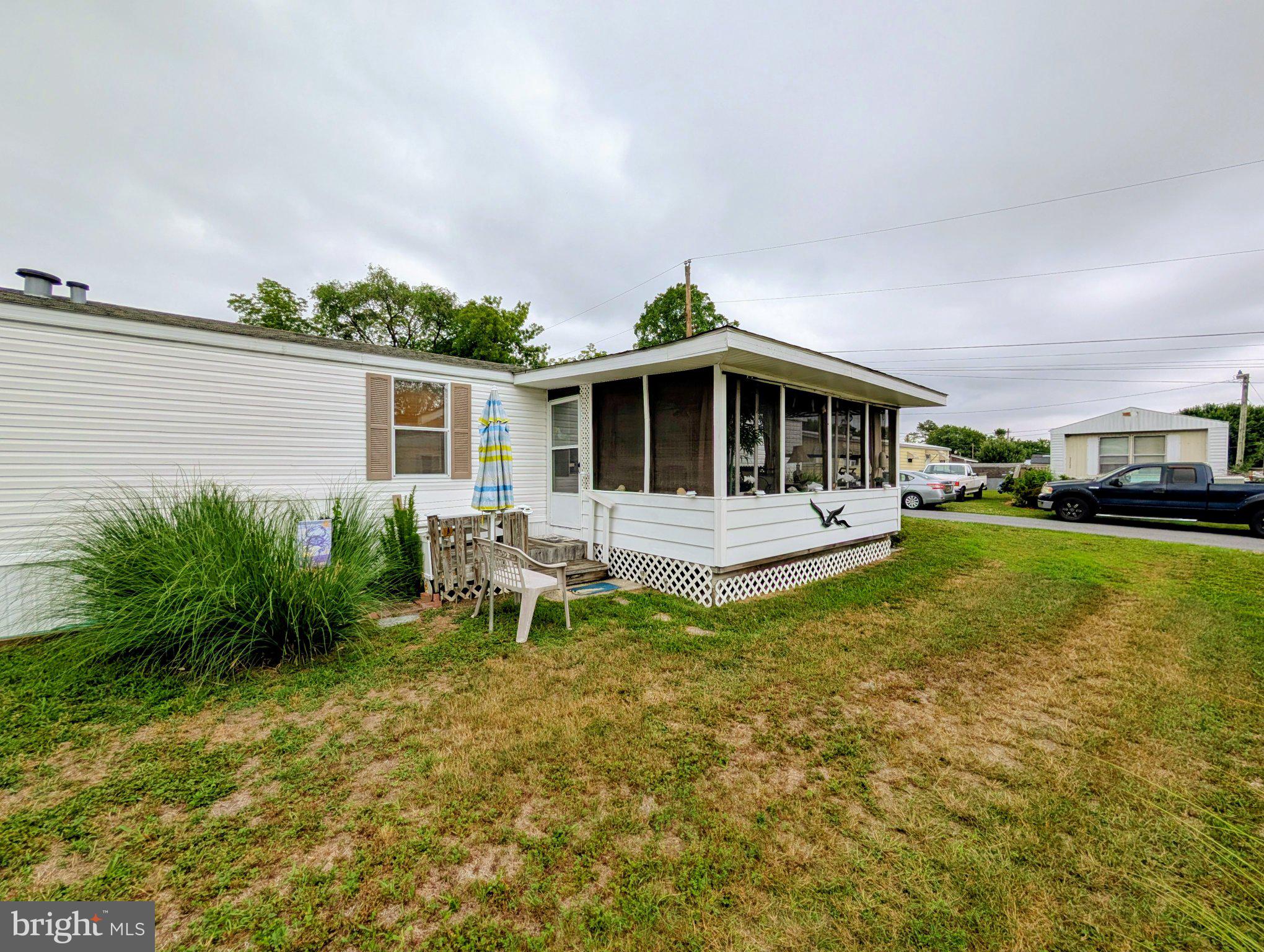 WOODS EDGE MHP - Residential