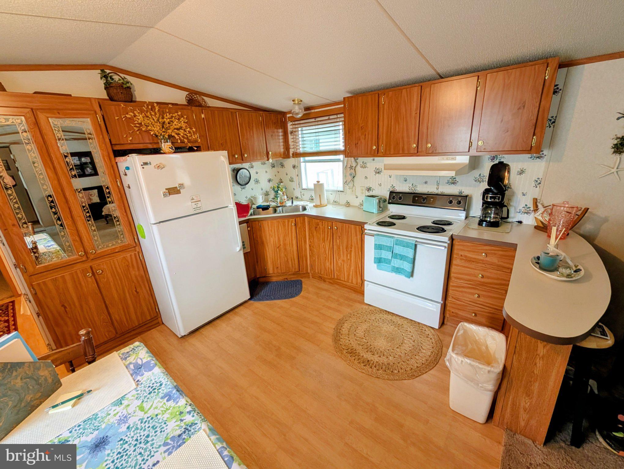 WOODS EDGE MHP - Residential