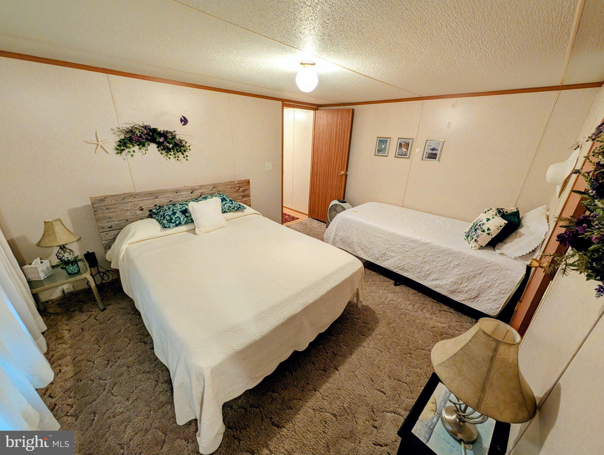 WOODS EDGE MHP - Residential