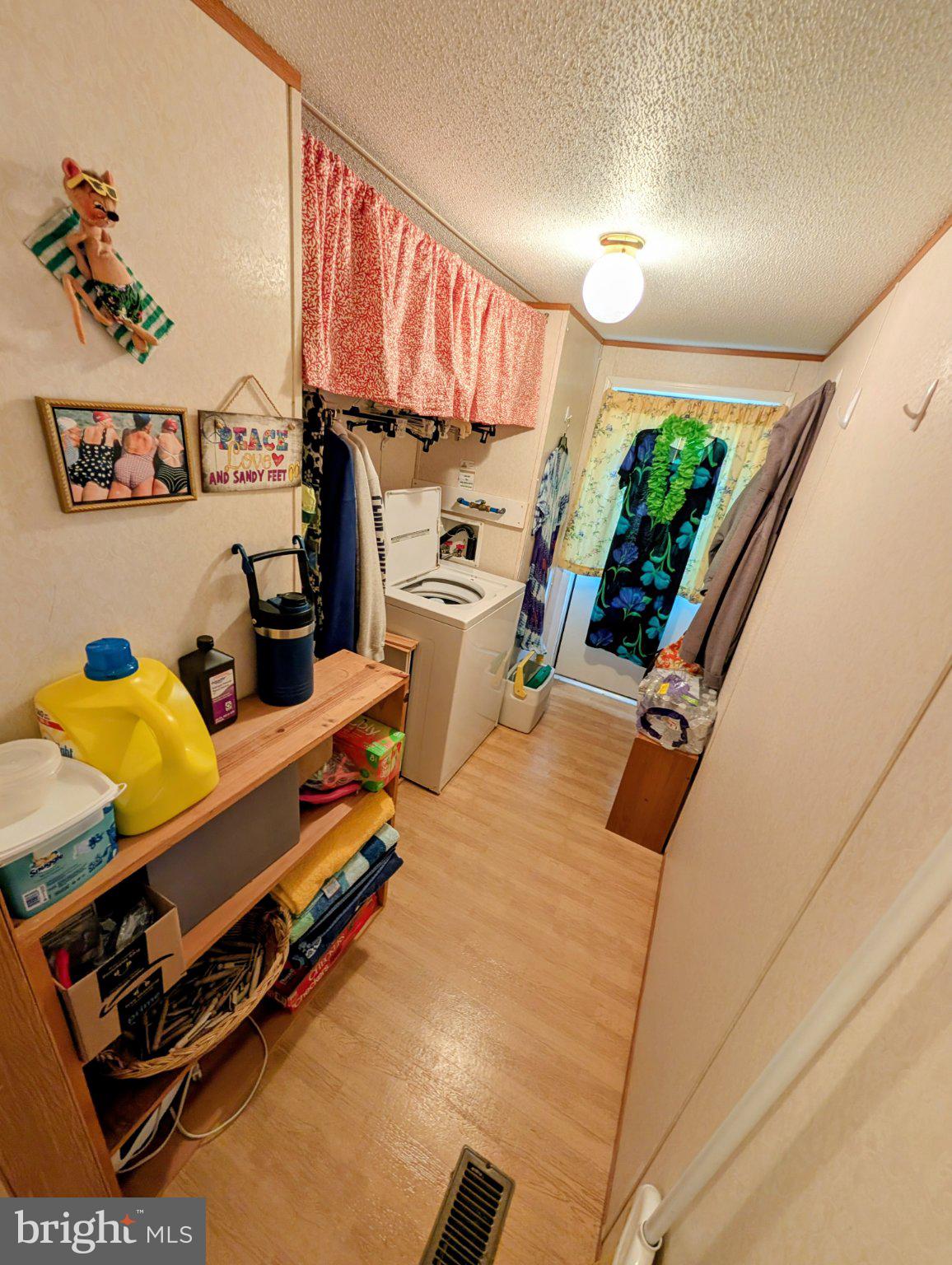 WOODS EDGE MHP - Residential
