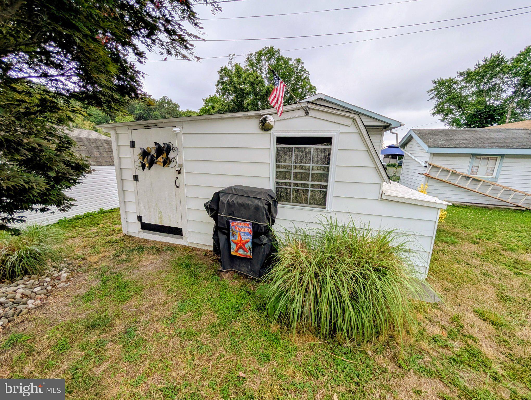 WOODS EDGE MHP - Residential