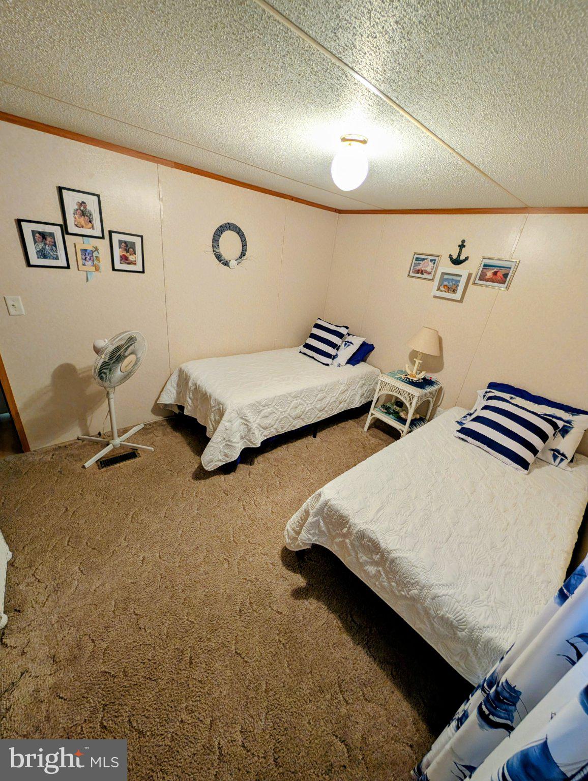 WOODS EDGE MHP - Residential