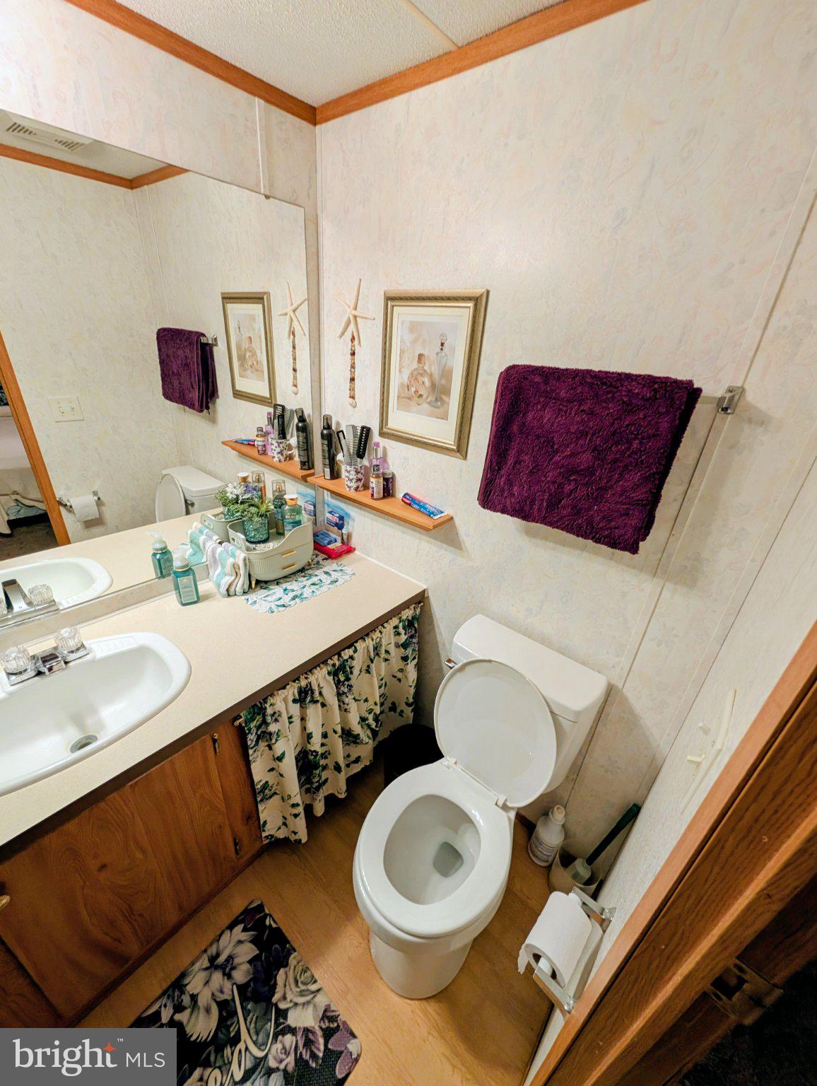 WOODS EDGE MHP - Residential