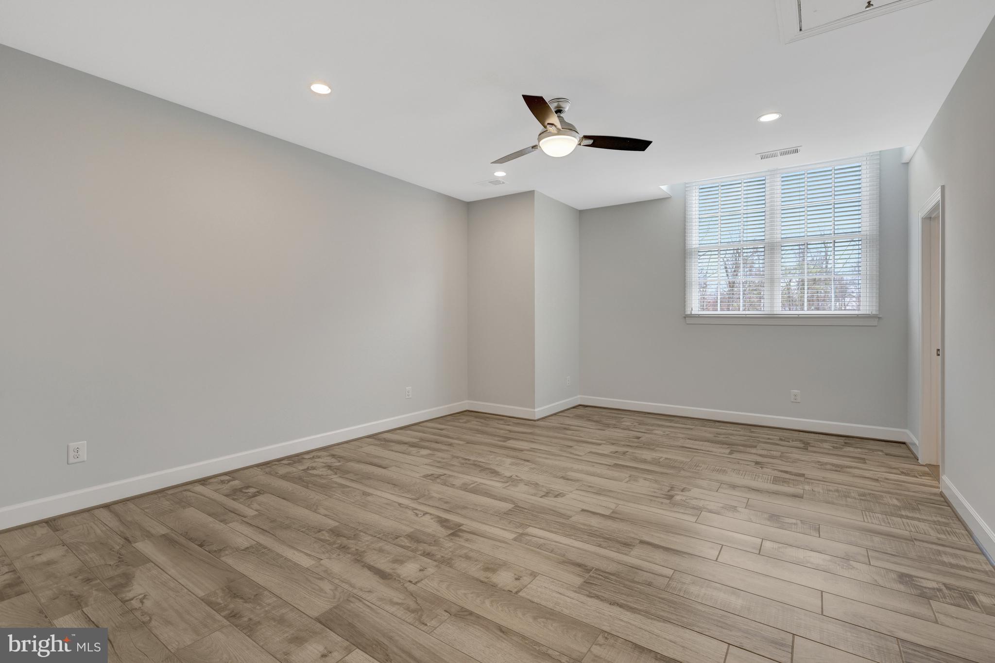 SENECA GREEN - Residential