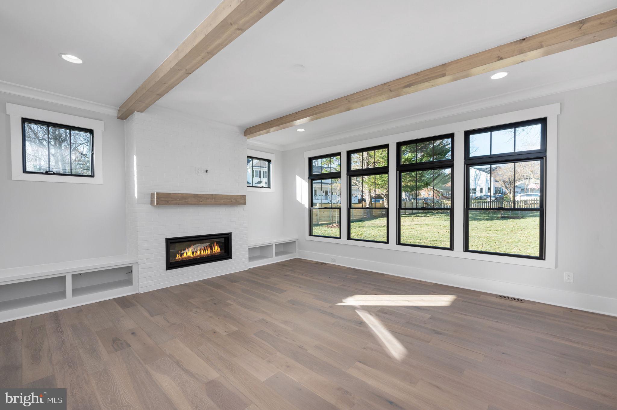 EAST VIENNA WOODS - Residential