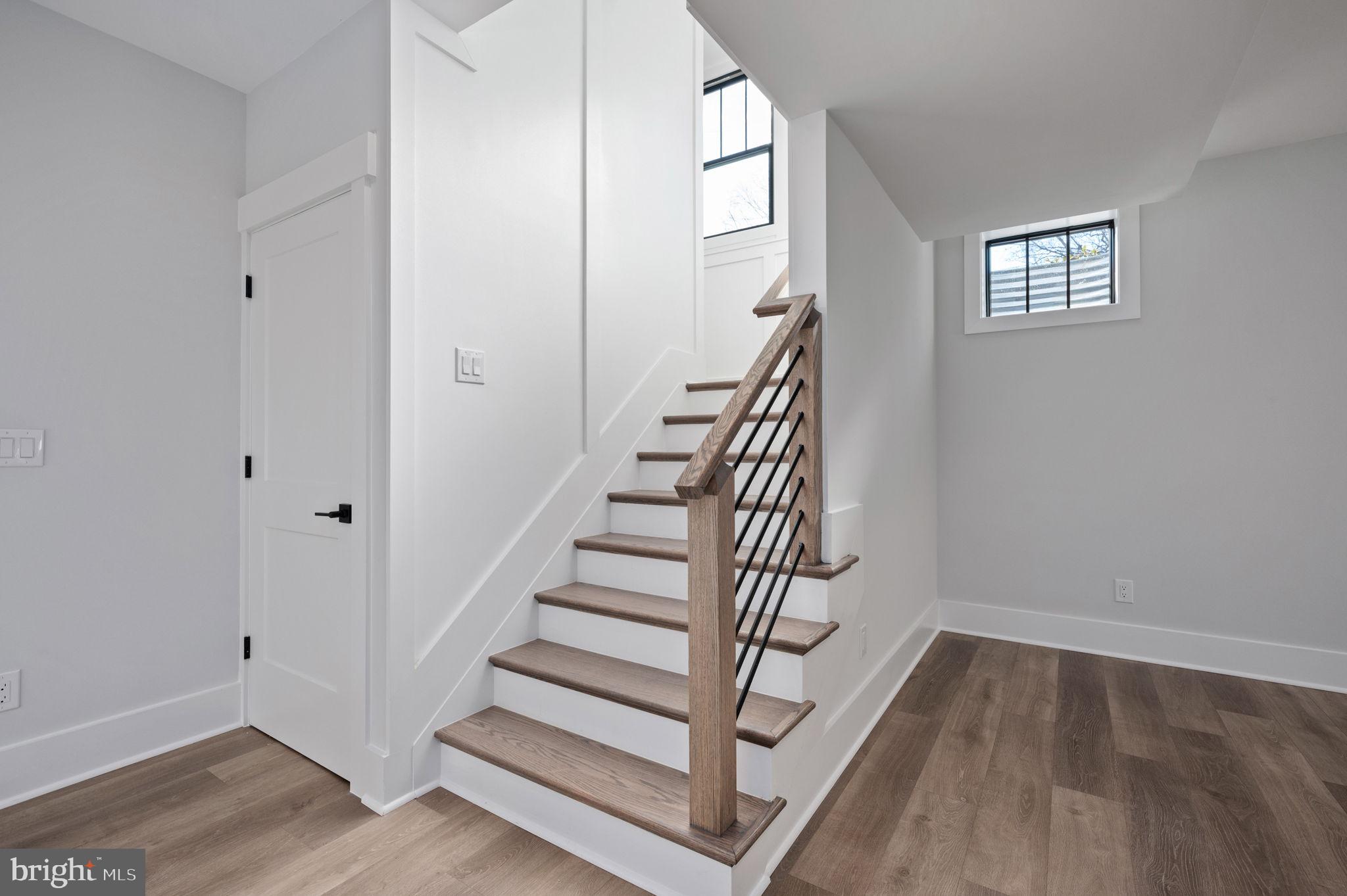 EAST VIENNA WOODS - Residential