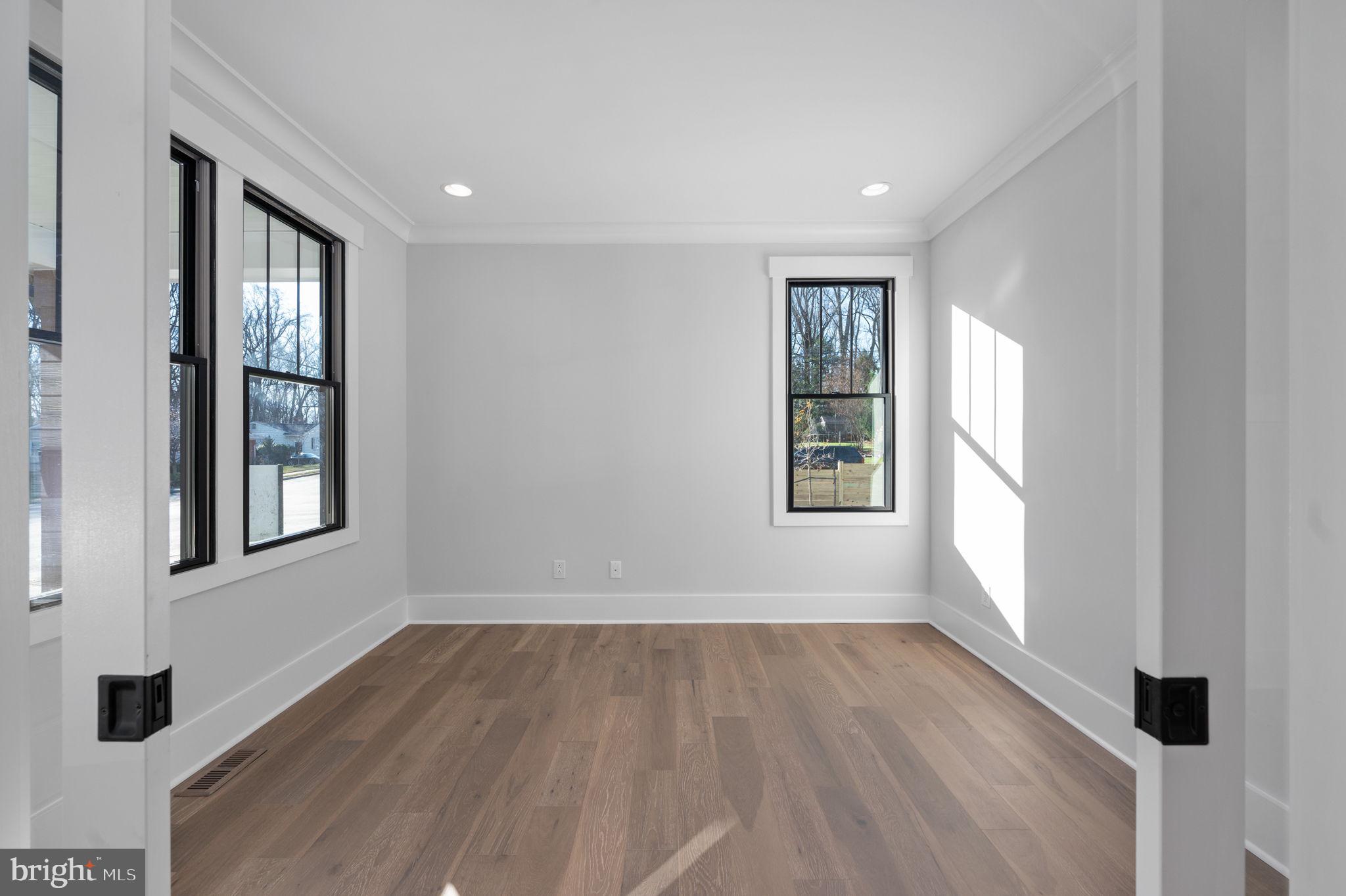 EAST VIENNA WOODS - Residential