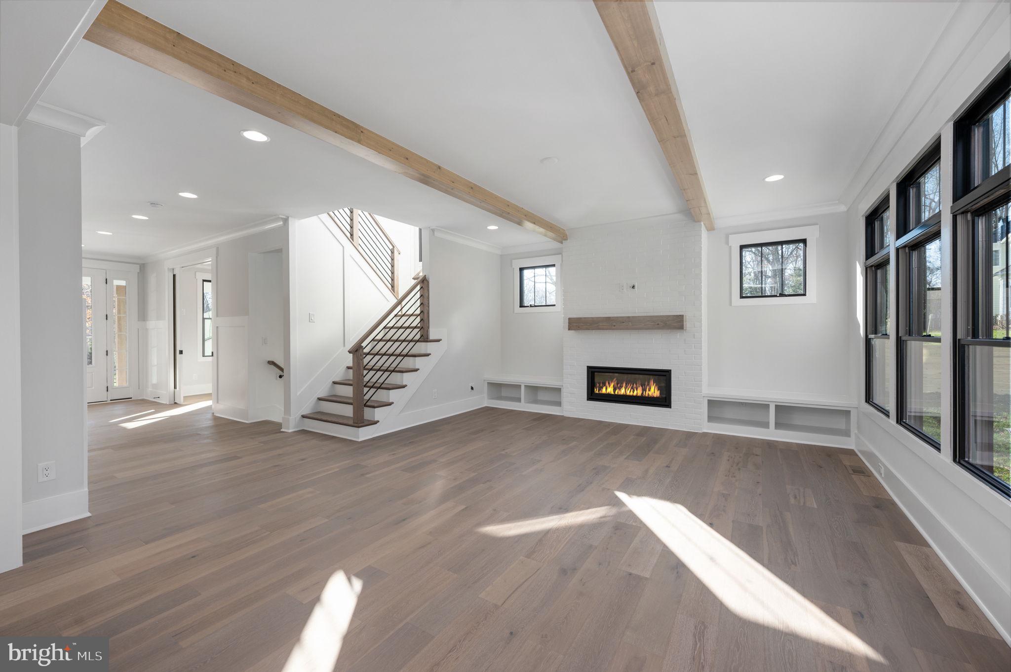 EAST VIENNA WOODS - Residential