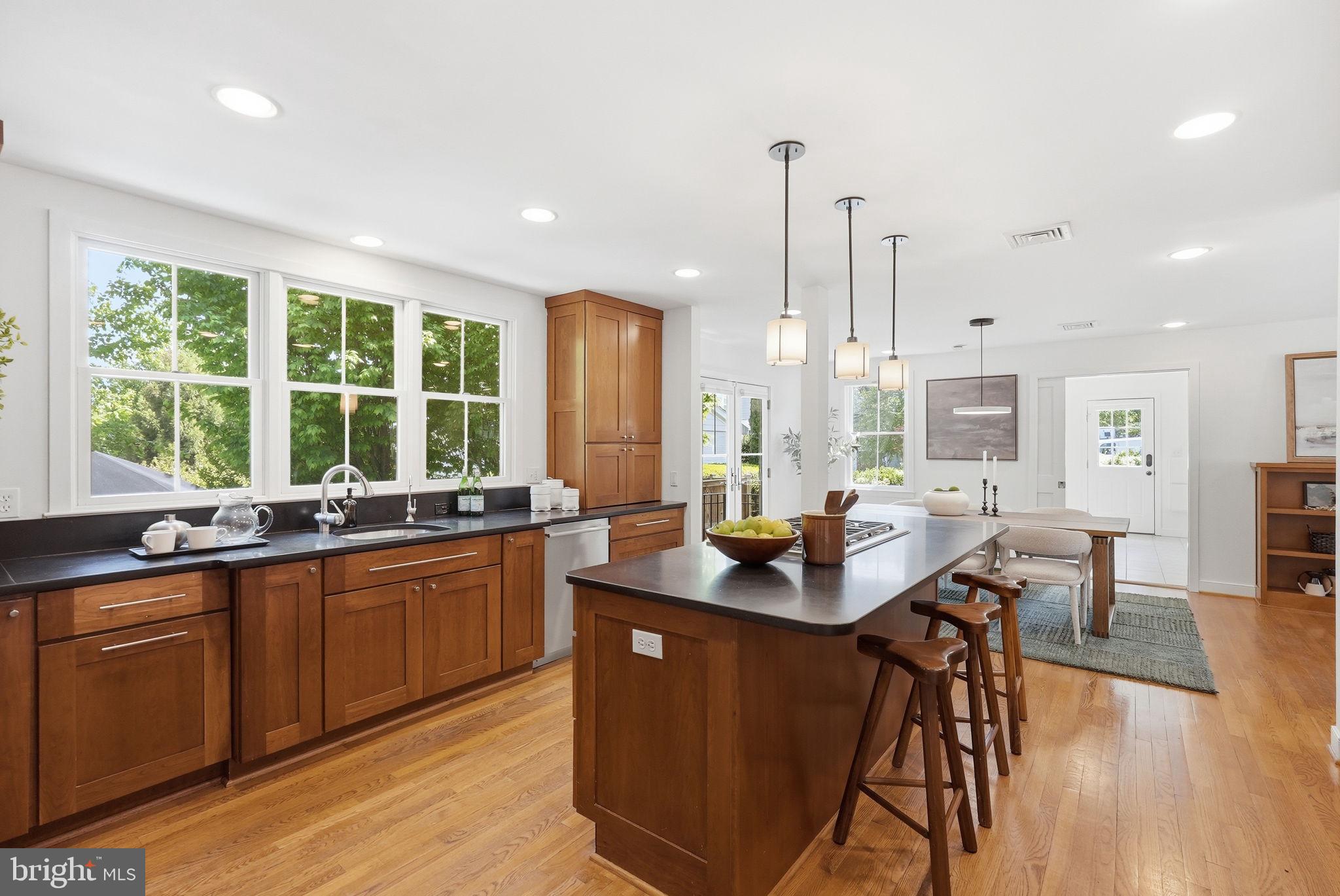 ARLINGWOOD - Residential