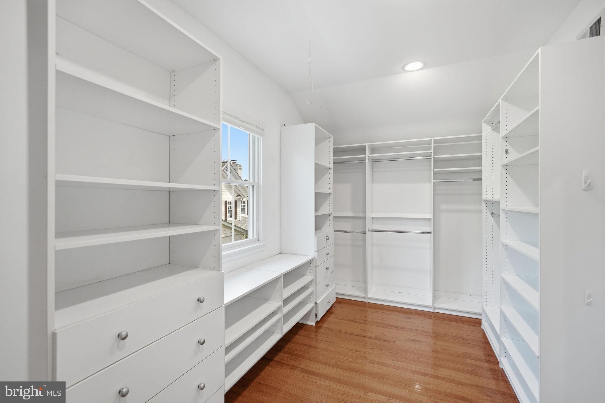 ARLINGWOOD - Residential