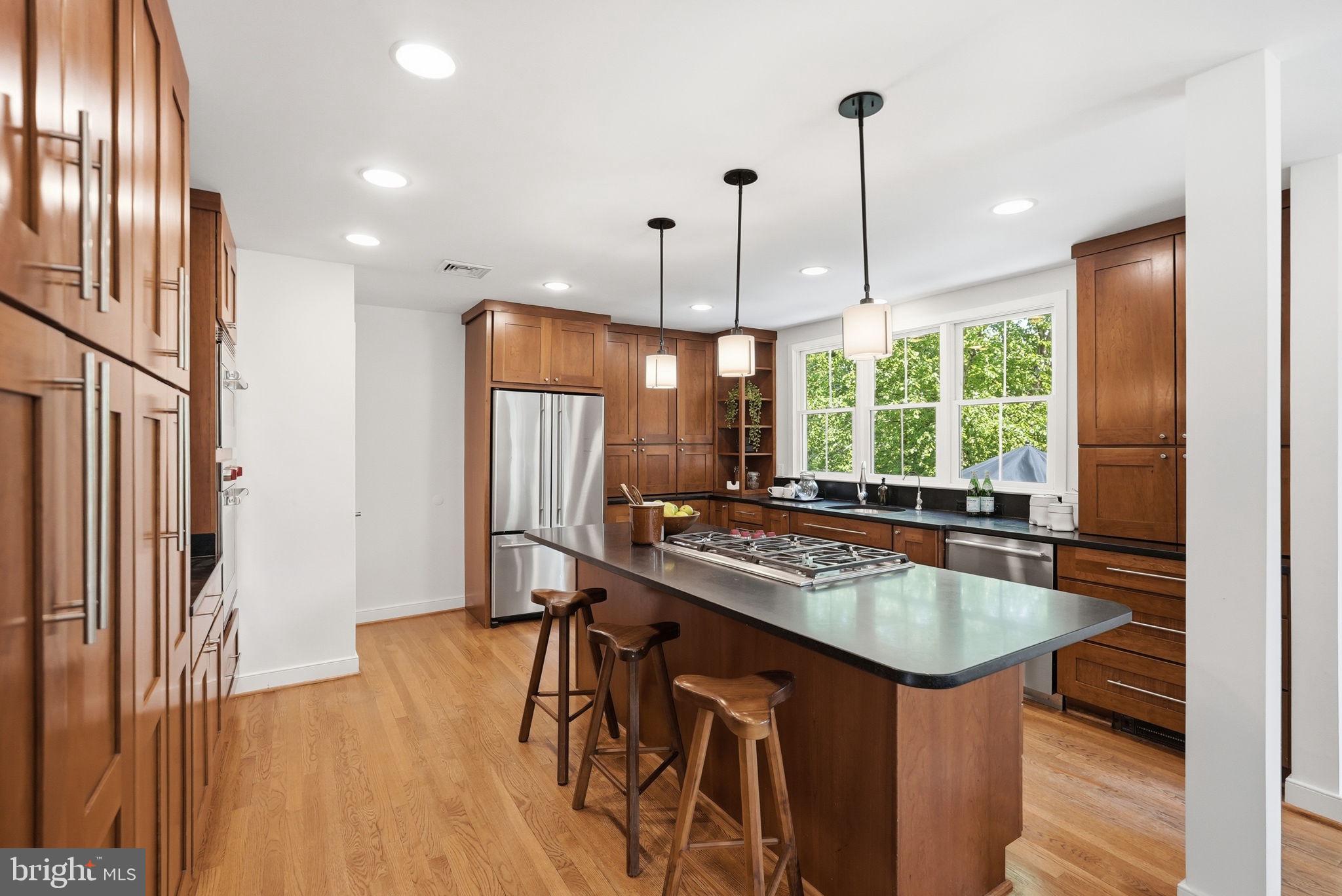 ARLINGWOOD - Residential