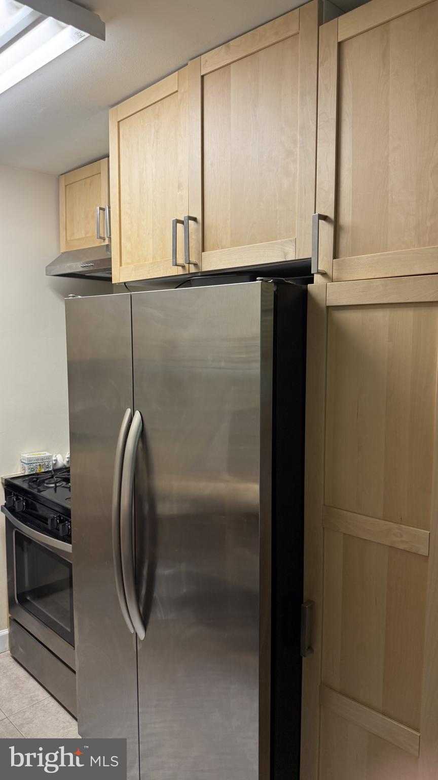 HARTFORD THAYER CONDOMINIUM APARTMENTS - Residential