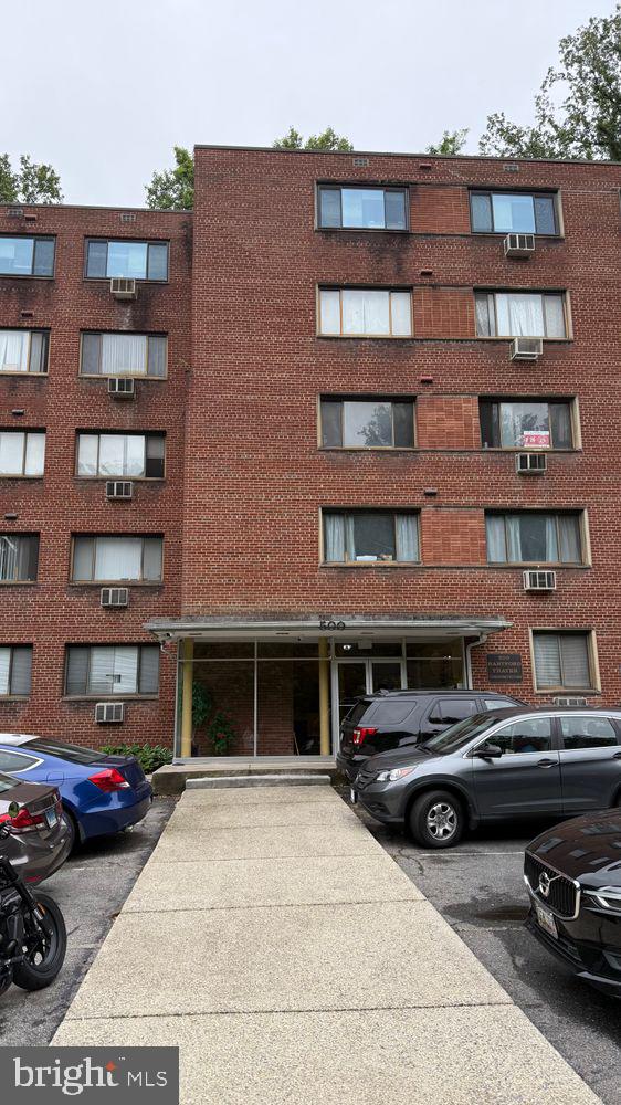 HARTFORD THAYER CONDOMINIUM APARTMENTS - Residential