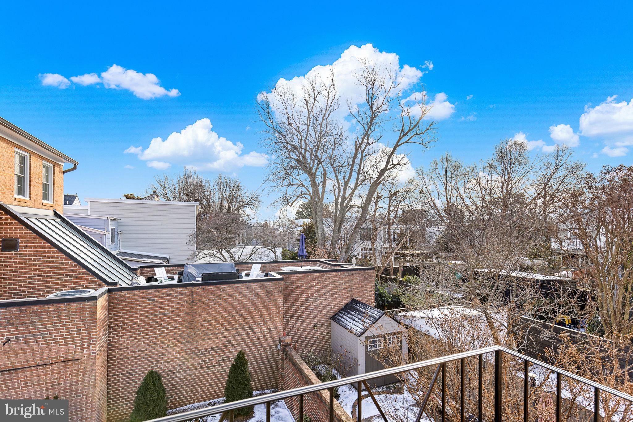 OLD TOWN ALEXANDRIA - Residential