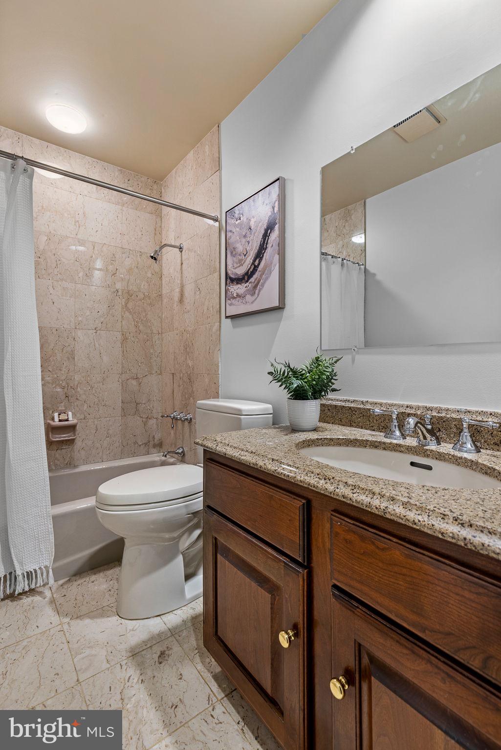 OLD TOWN ALEXANDRIA - Residential