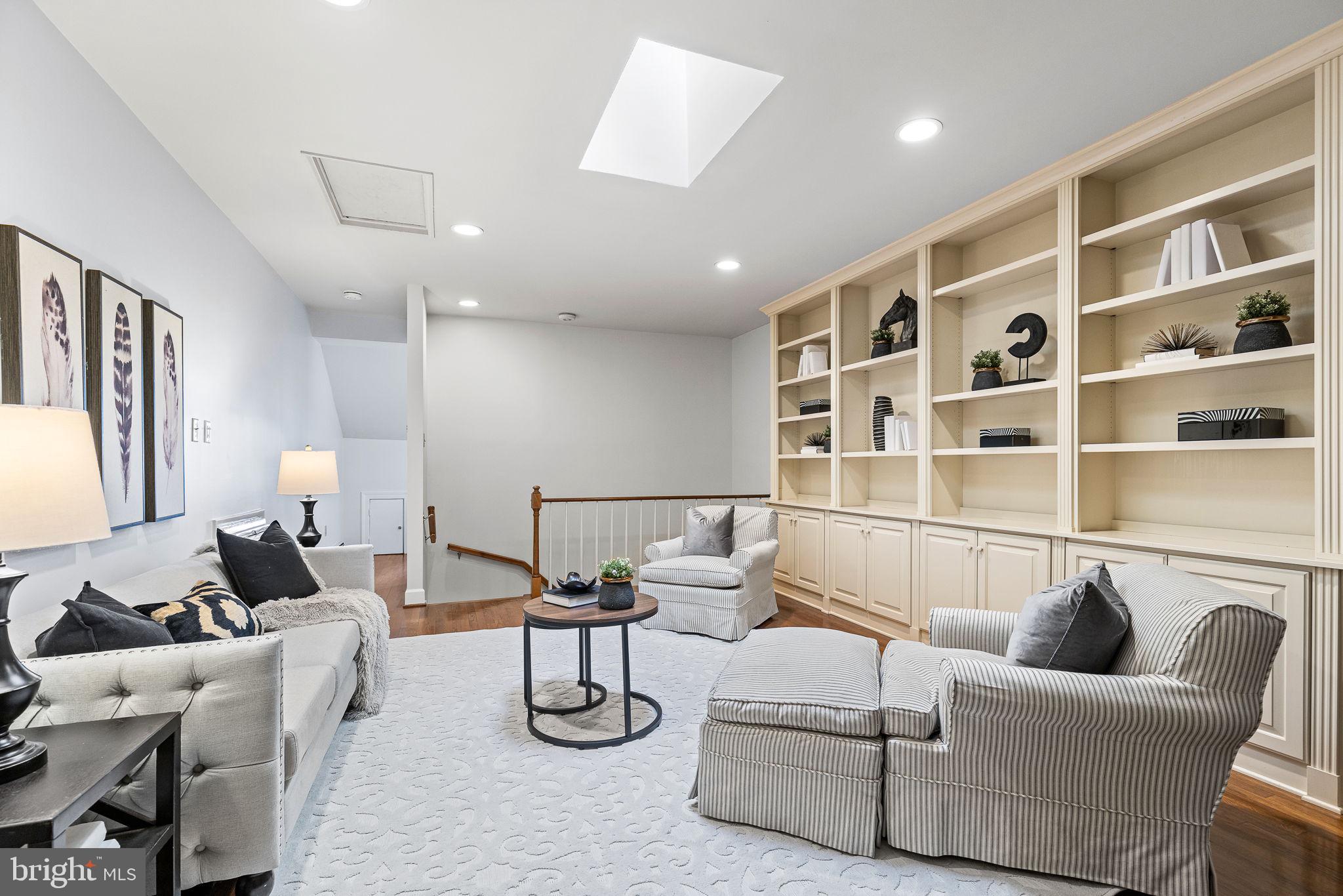OLD TOWN ALEXANDRIA - Residential