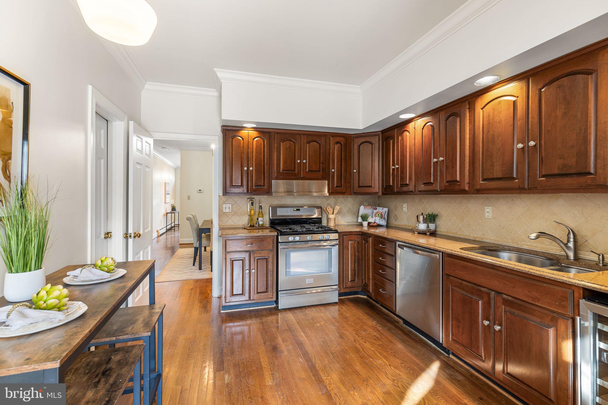 OLD TOWN ALEXANDRIA - Residential