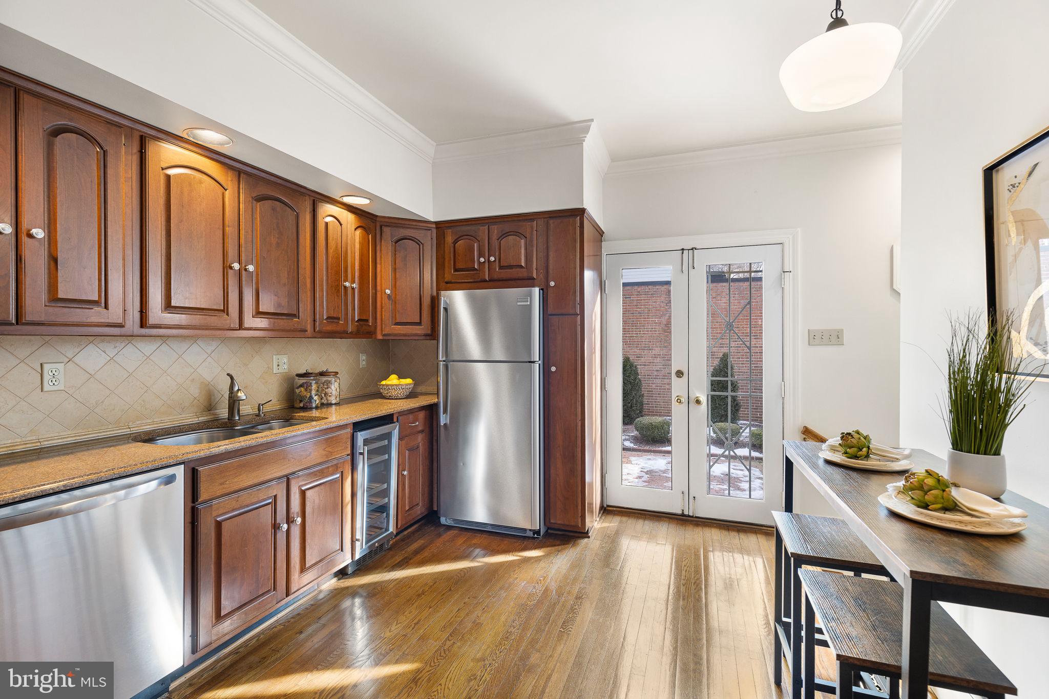 OLD TOWN ALEXANDRIA - Residential