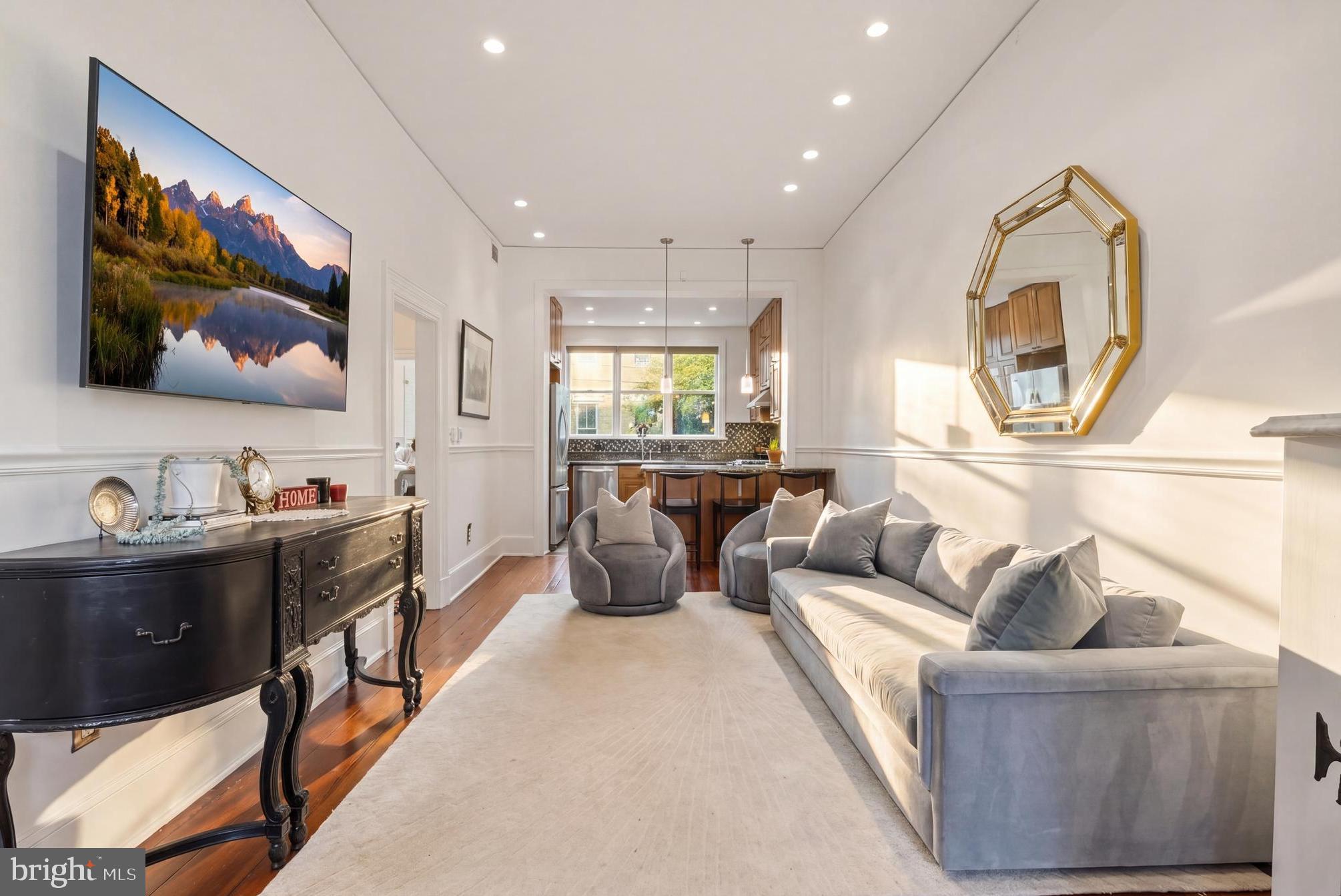 CAPITOL HILL - Residential