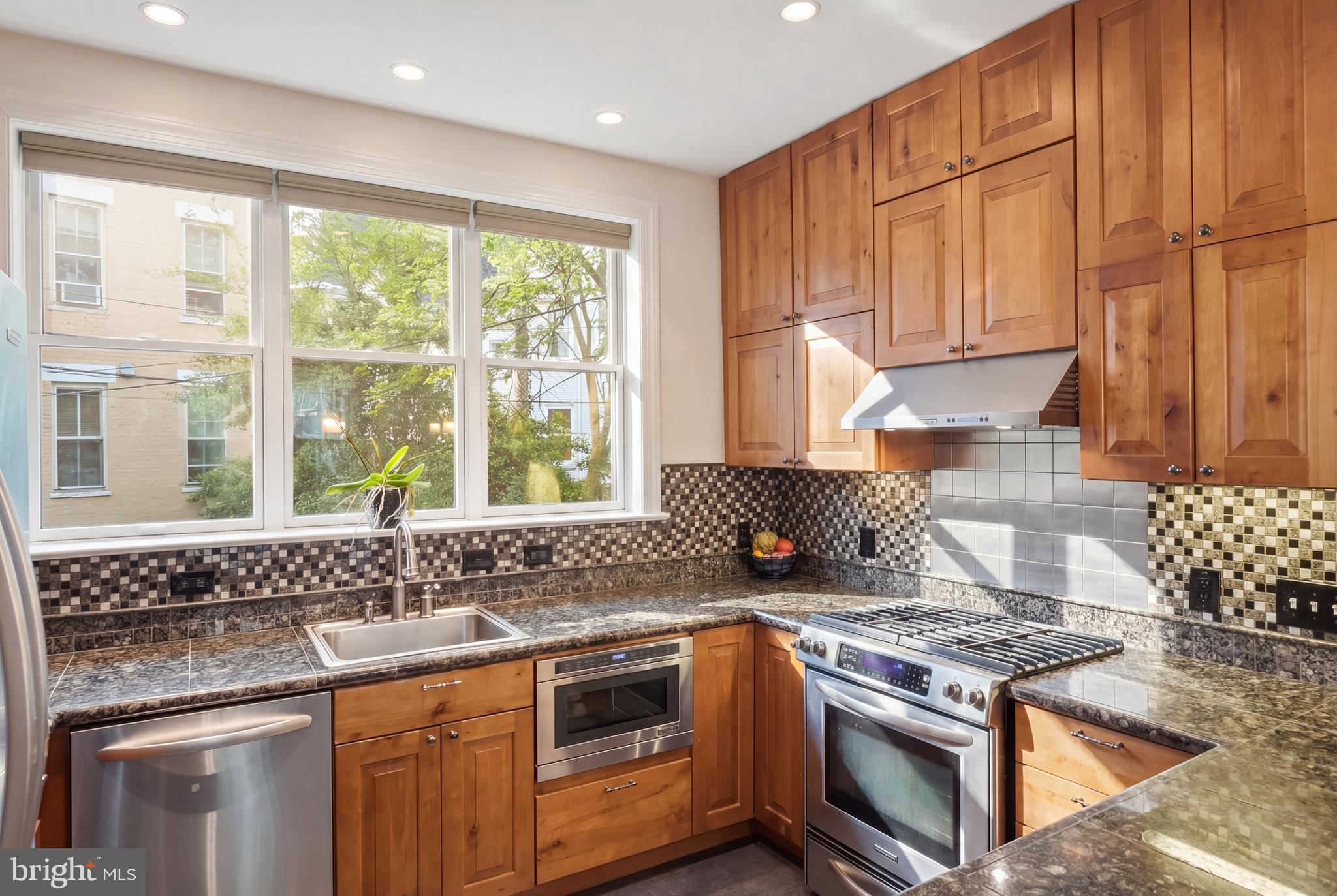 CAPITOL HILL - Residential
