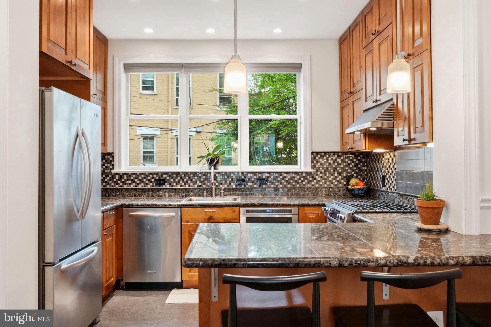 CAPITOL HILL - Residential