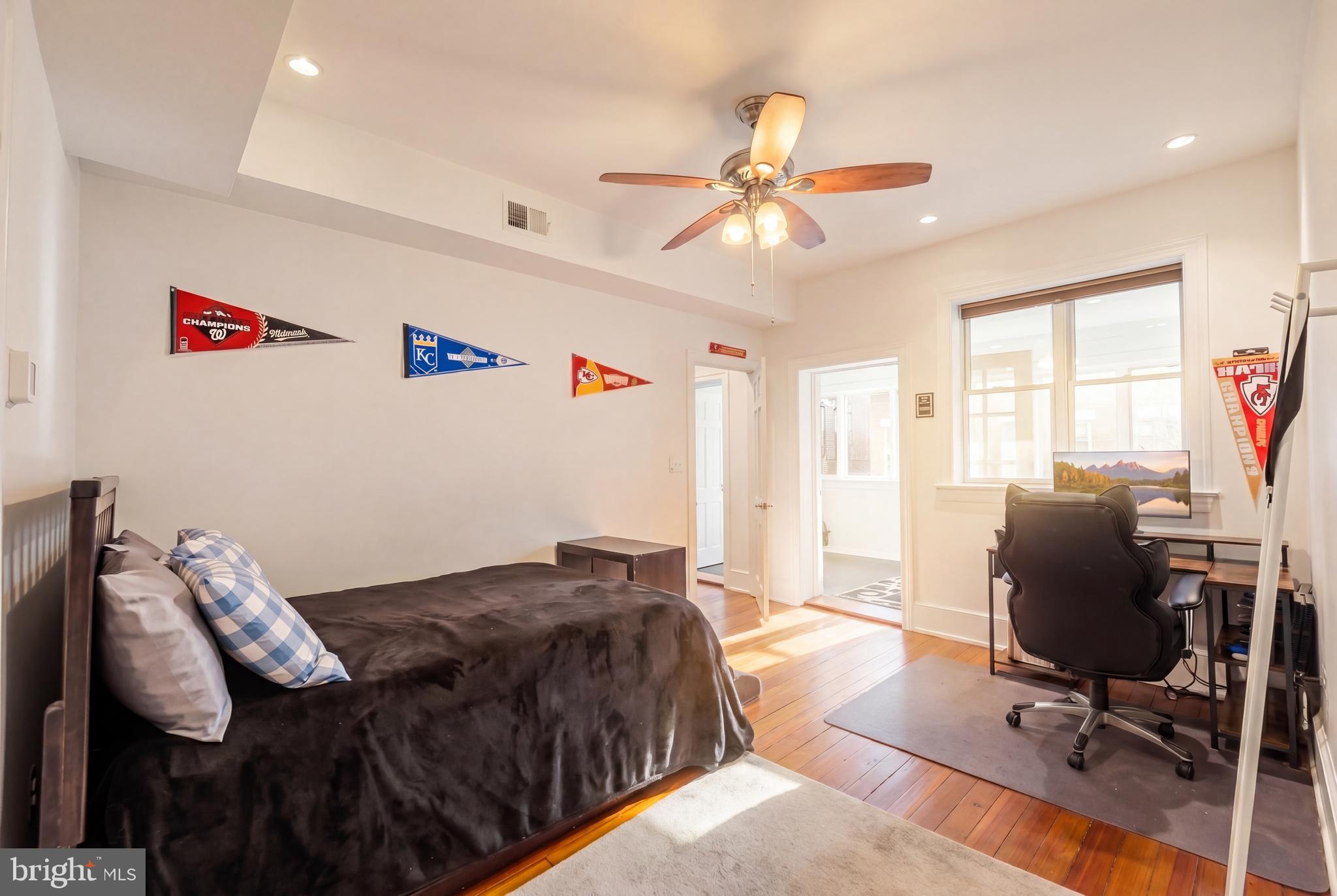 CAPITOL HILL - Residential
