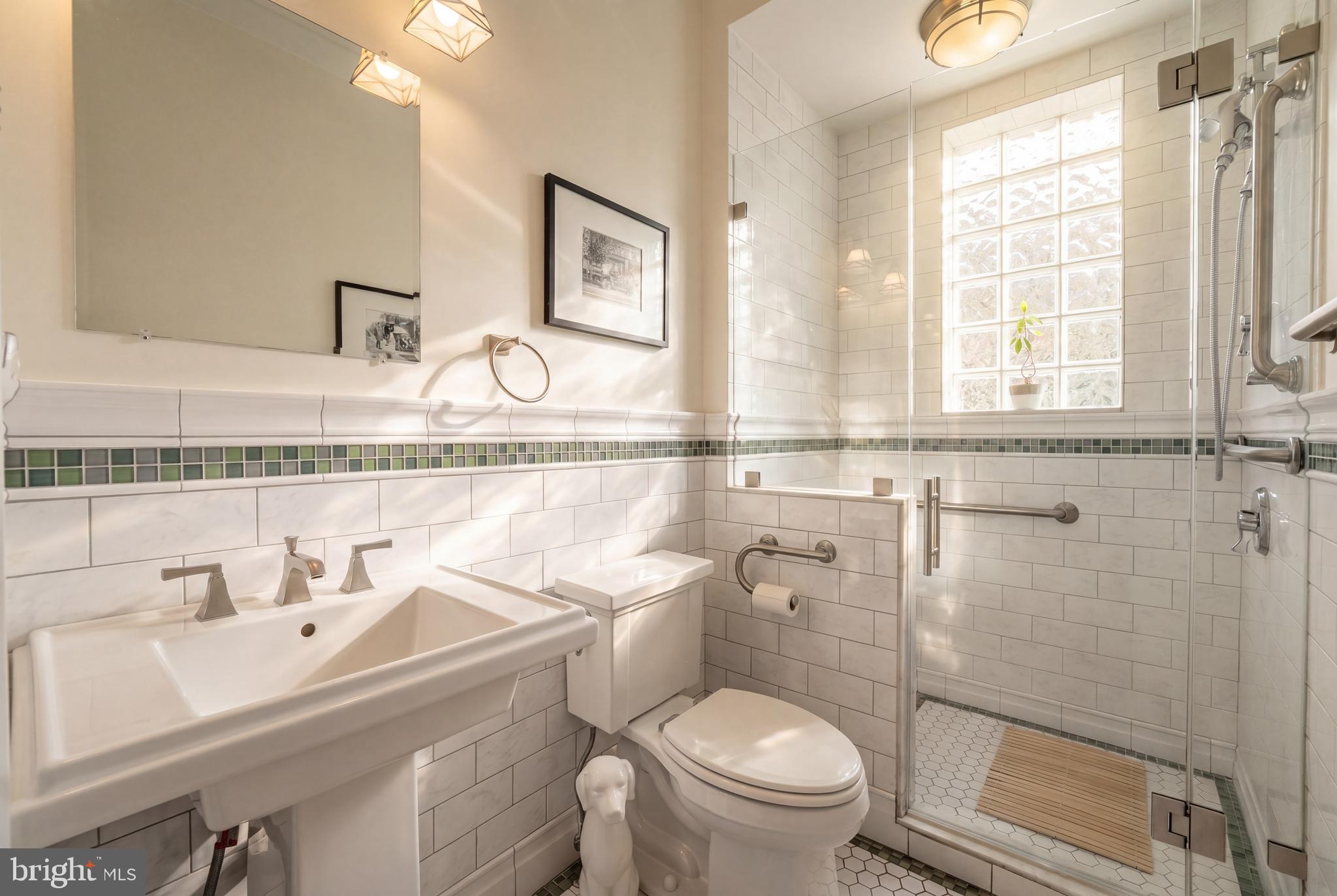 CAPITOL HILL - Residential