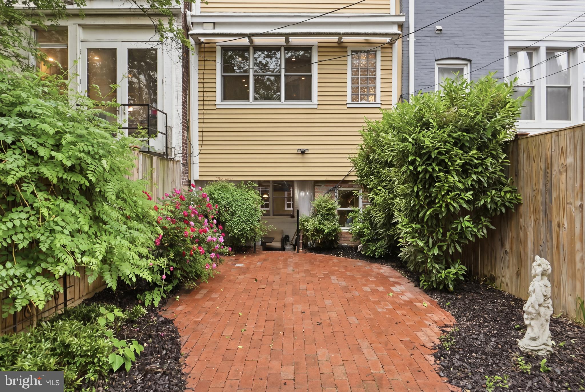 CAPITOL HILL - Residential