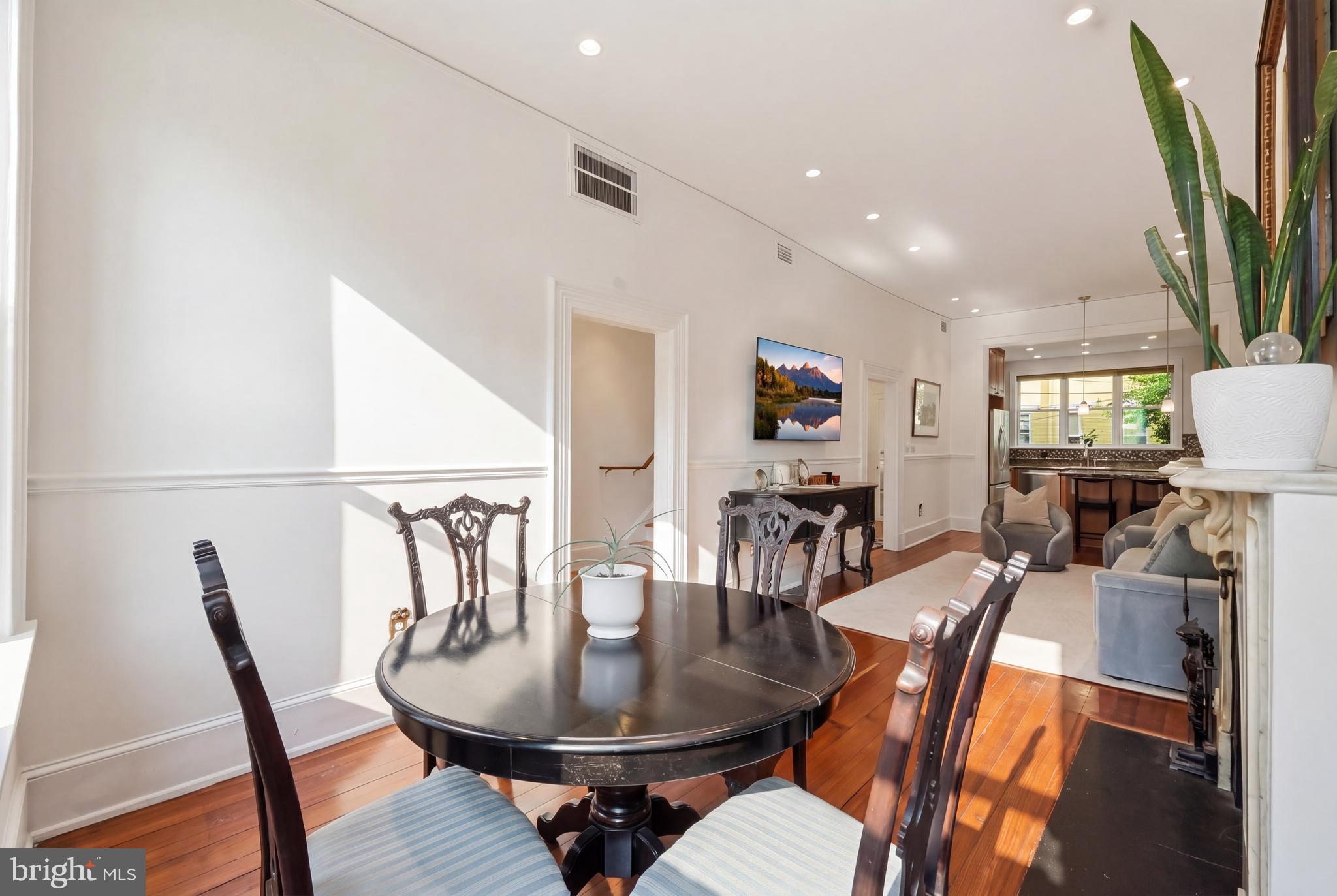 CAPITOL HILL - Residential