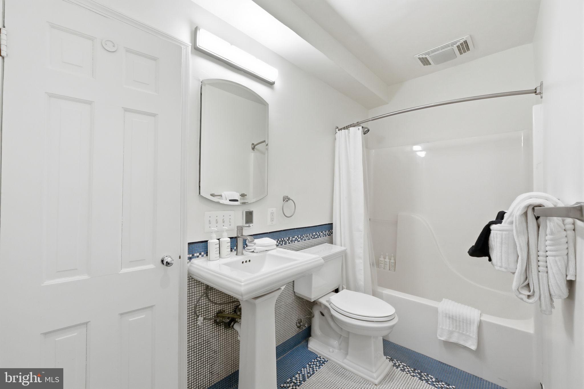 CAPITOL HILL - Residential