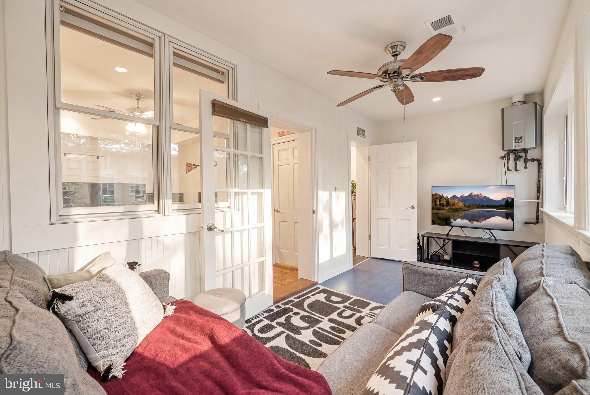 CAPITOL HILL - Residential