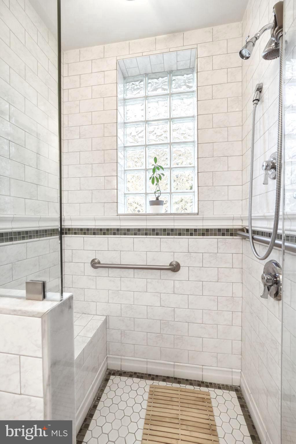 CAPITOL HILL - Residential