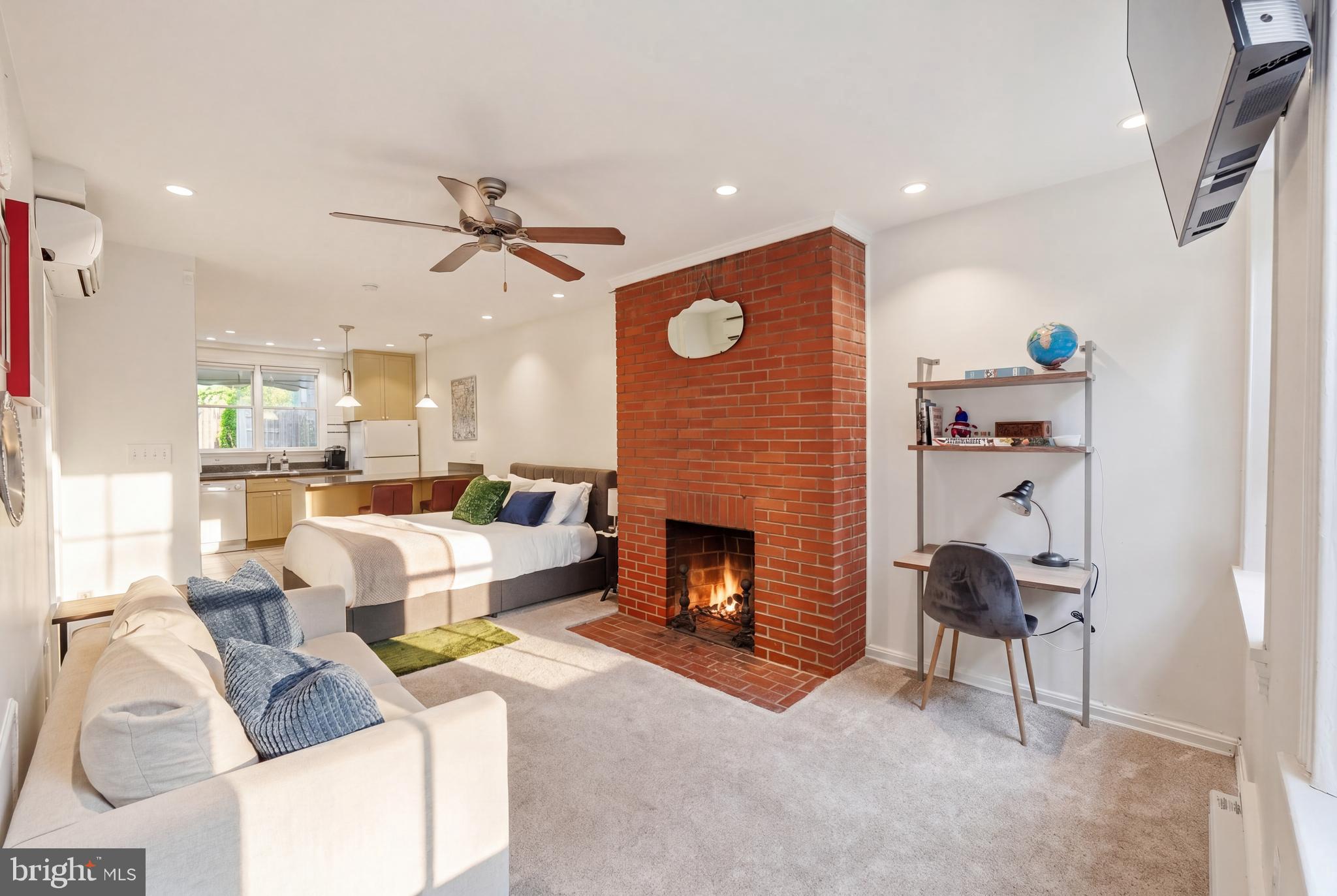 CAPITOL HILL - Residential