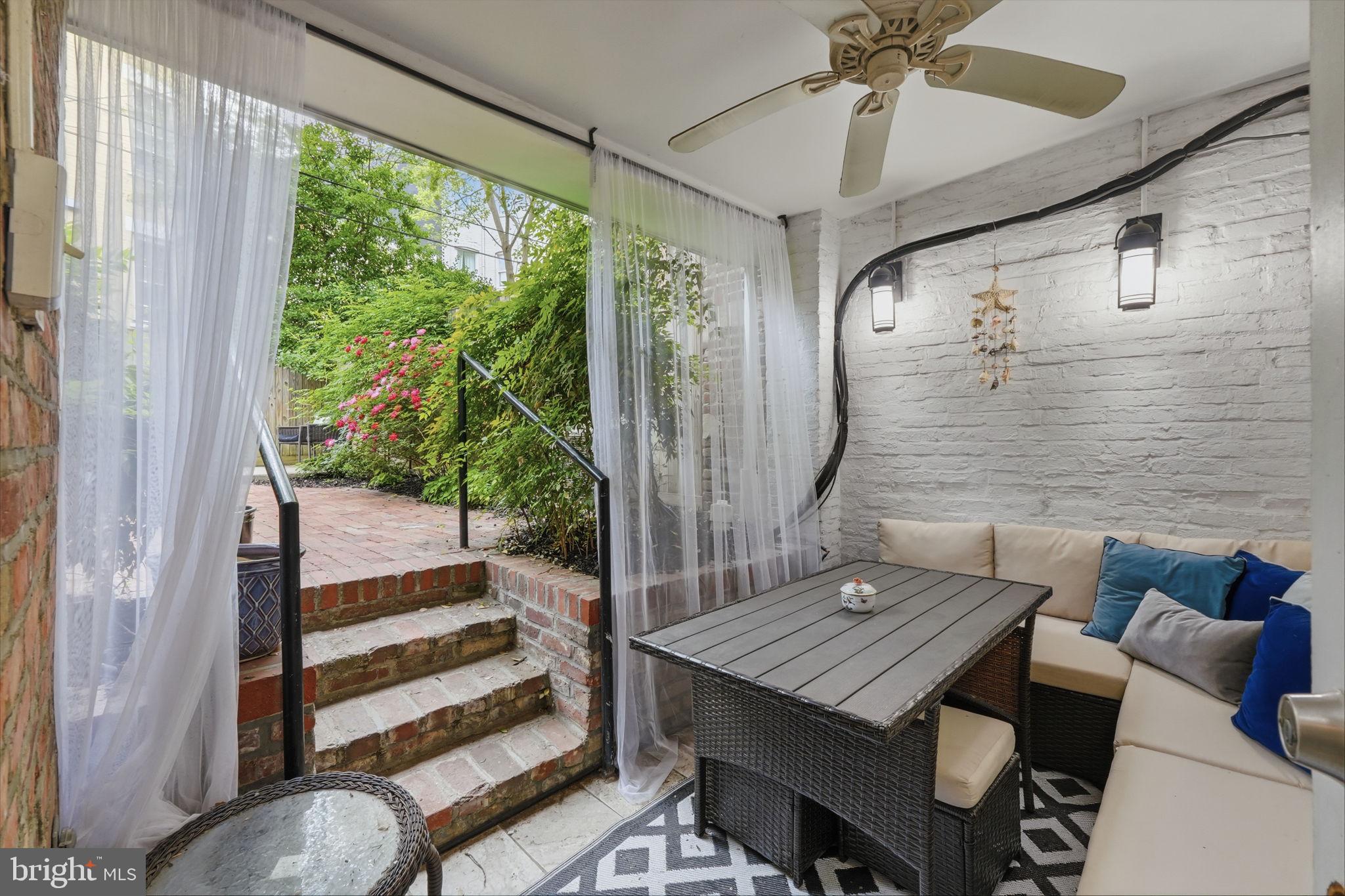 CAPITOL HILL - Residential