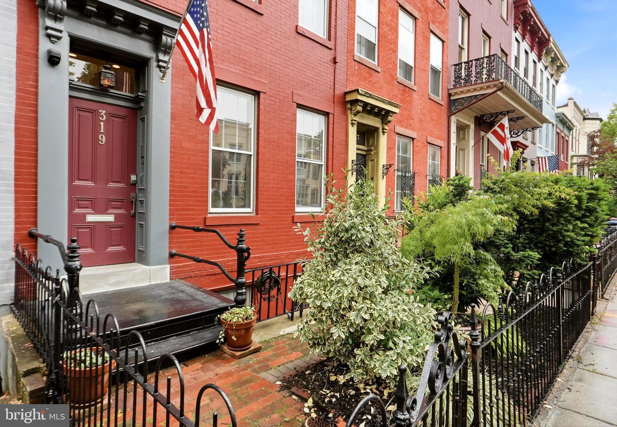 CAPITOL HILL - Residential