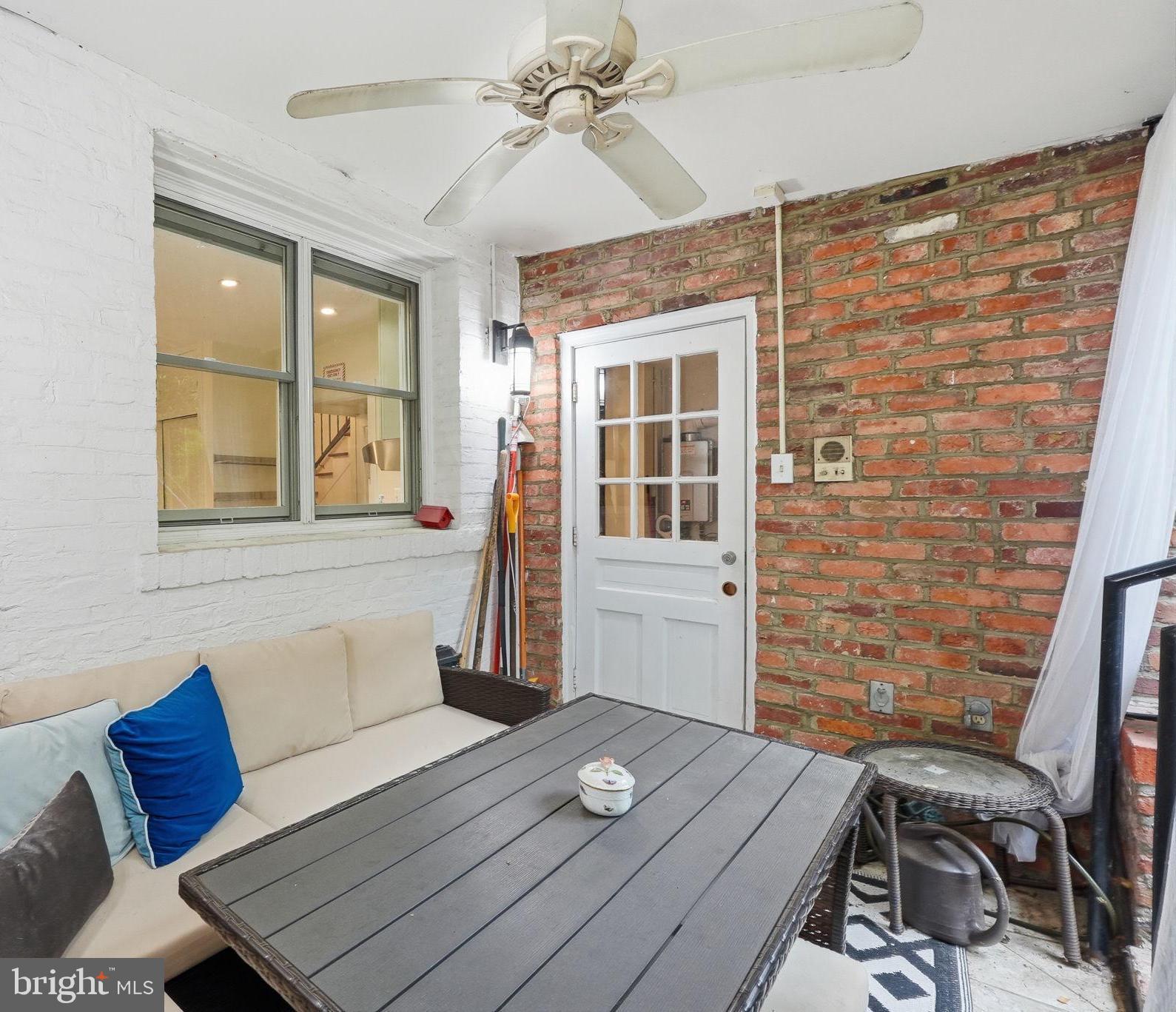 CAPITOL HILL - Residential