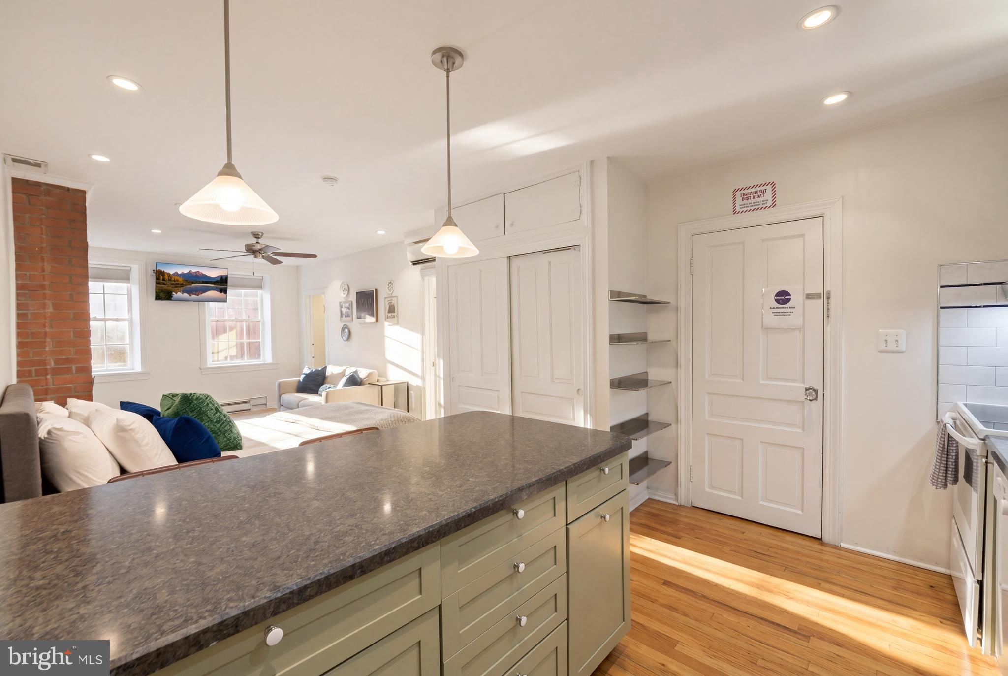 CAPITOL HILL - Residential