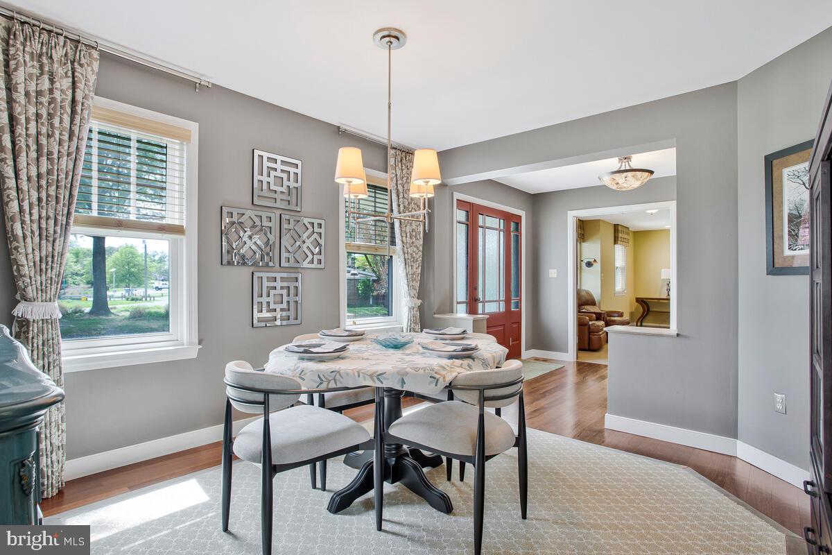 WOODLAND BEACH - Residential