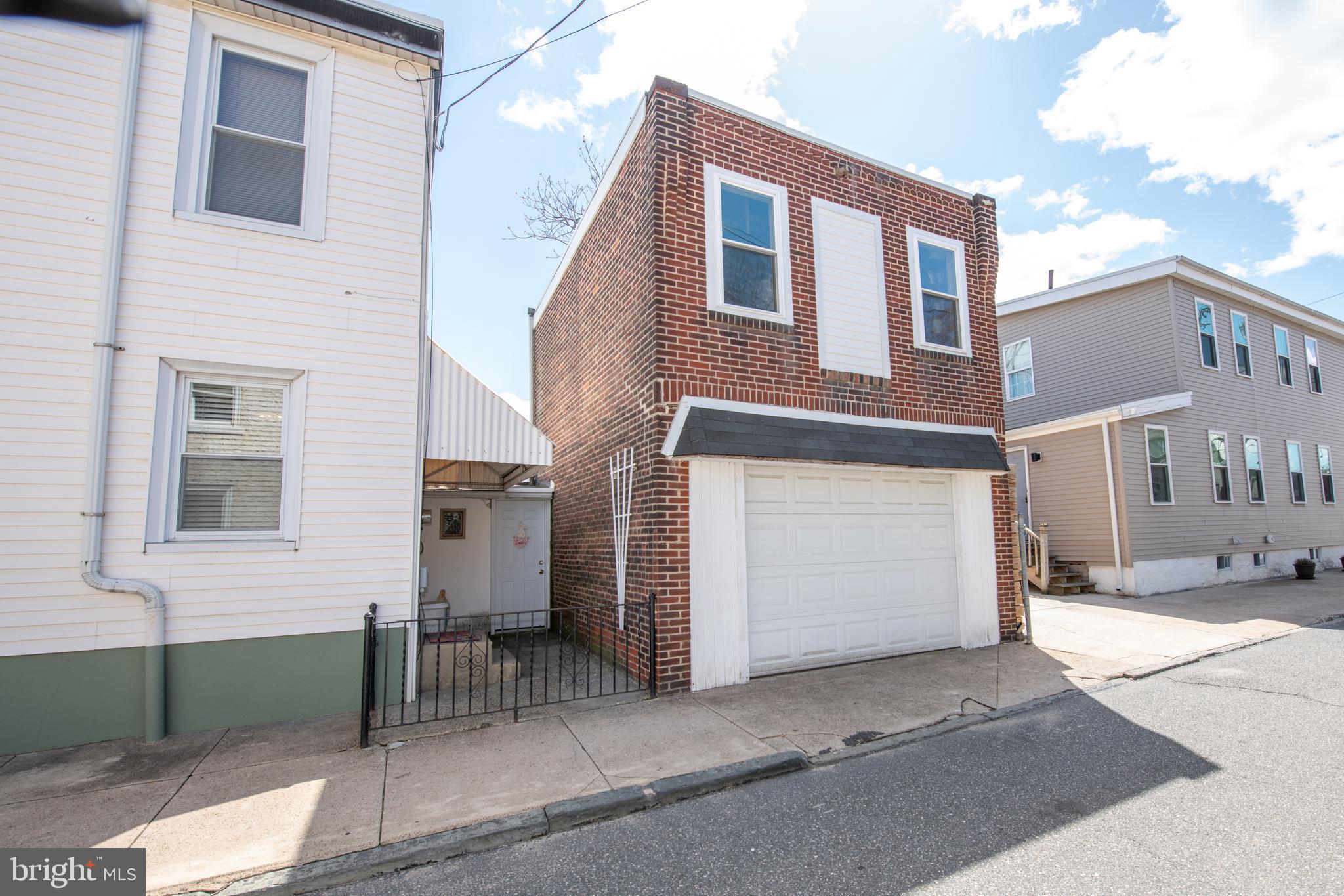 BRIDESBURG - Residential