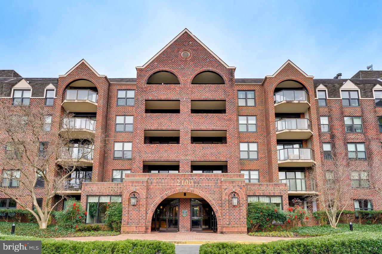 COURTHOUSE - Residential Lease