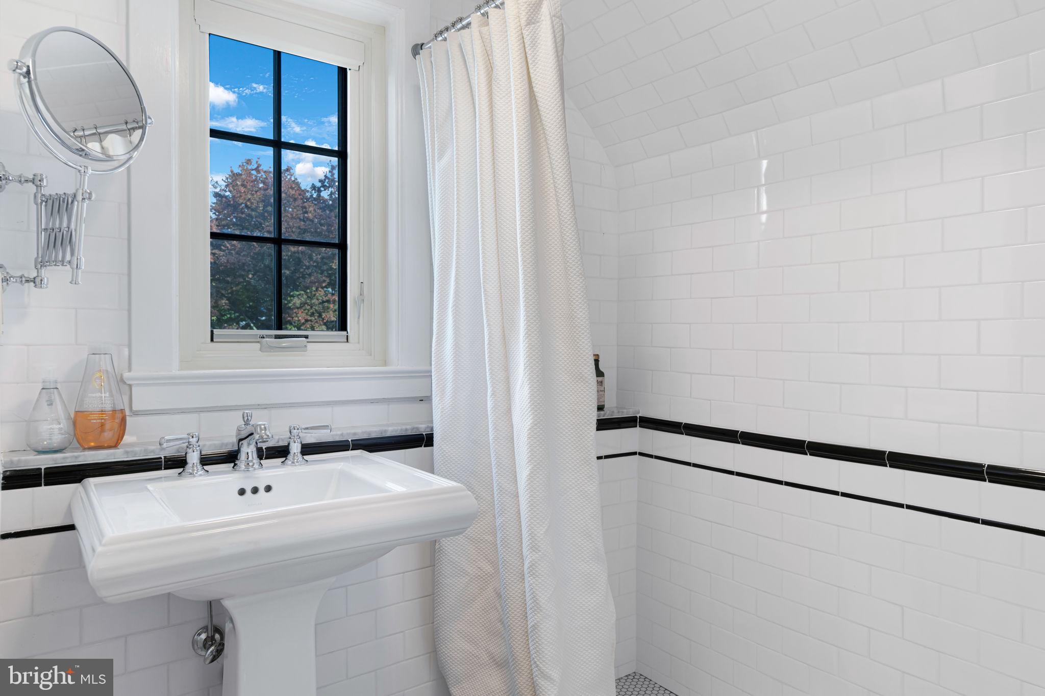 GREATER HOMELAND HISTORIC DISTRICT - Residential Lease