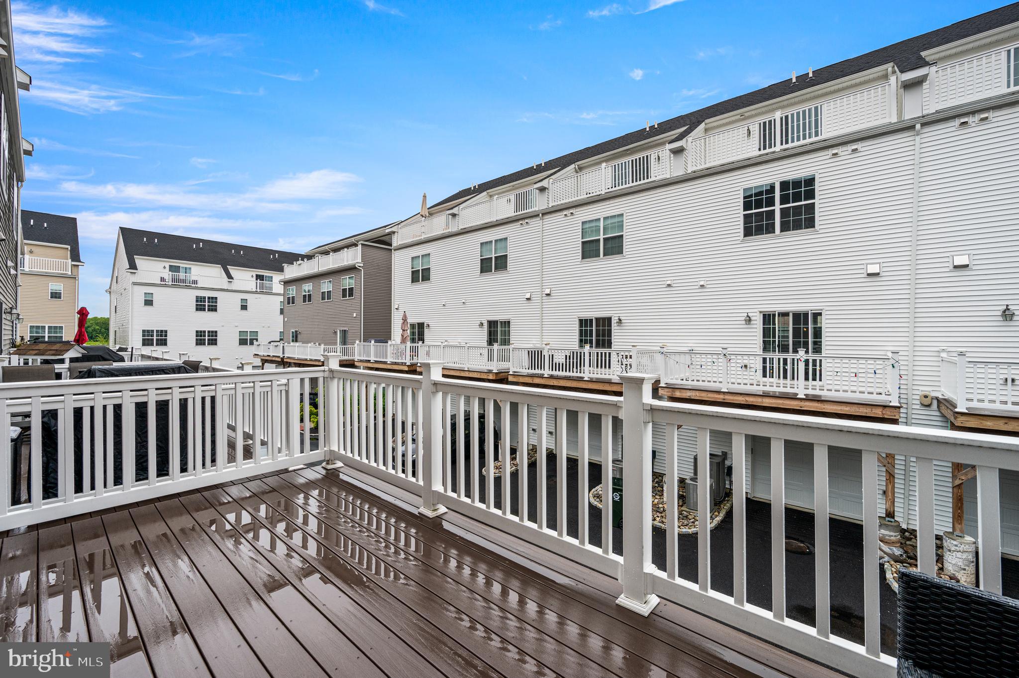 WATERSIDE - Residential