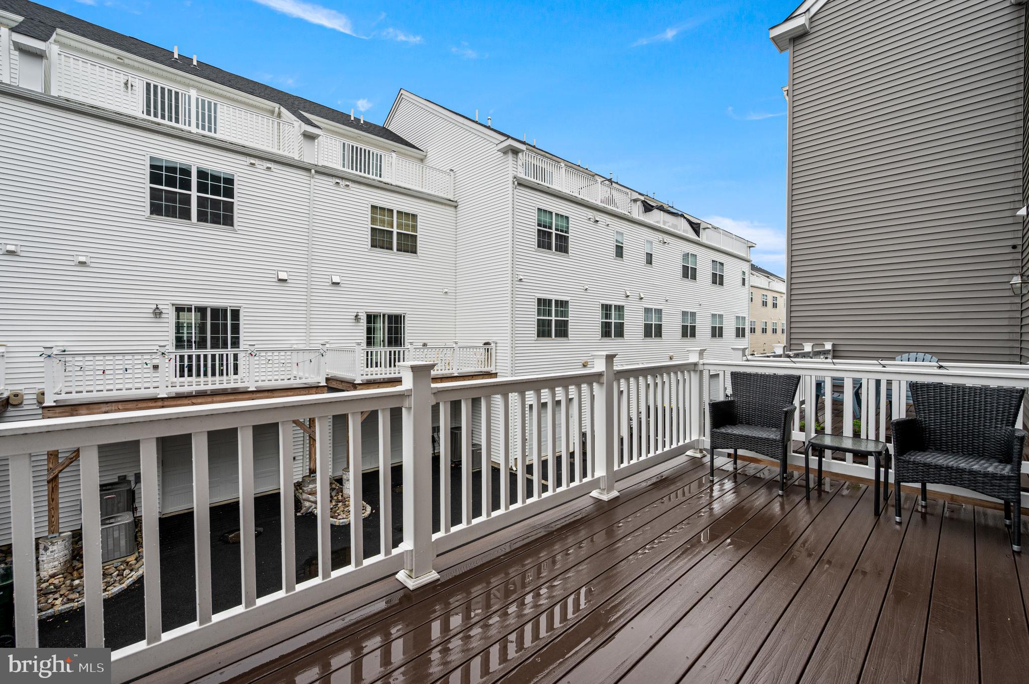 WATERSIDE - Residential