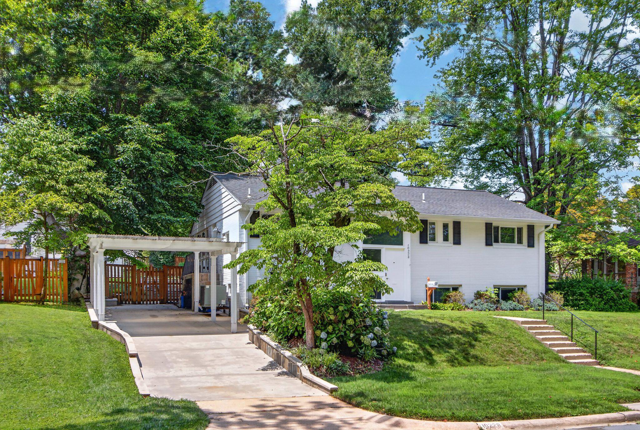 WILDWOOD MANOR - Residential