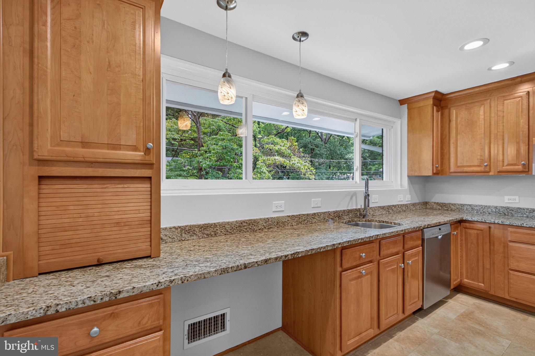 WILDWOOD MANOR - Residential