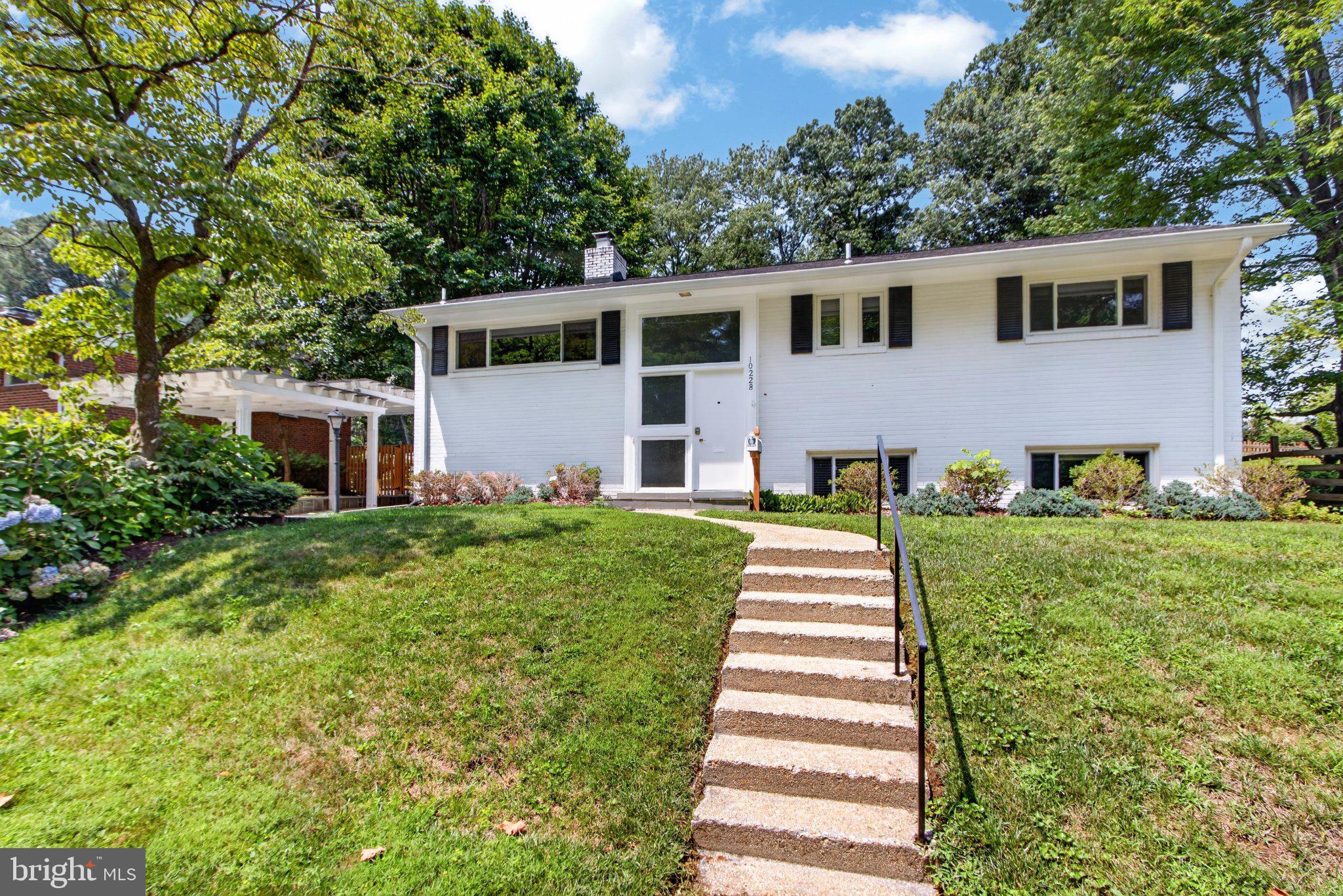 WILDWOOD MANOR - Residential