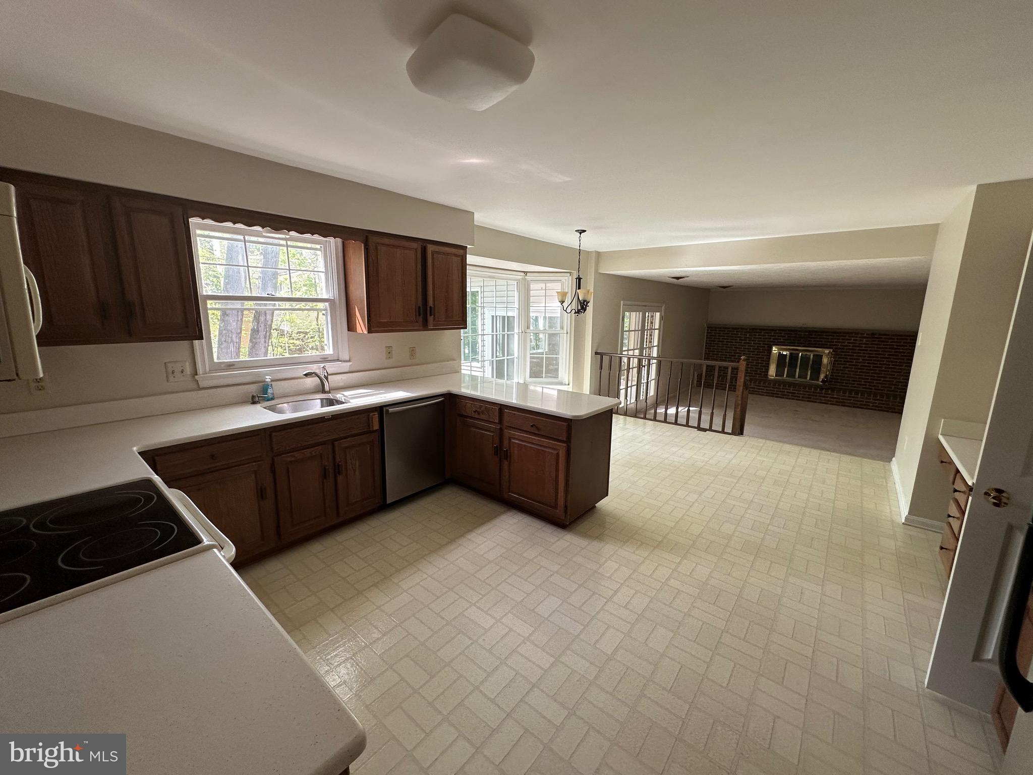 ORANGE HUNT ESTATES WEST - Residential Lease