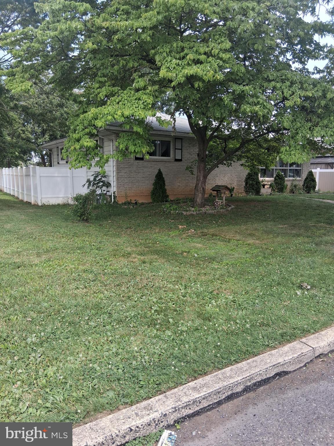 with 2 additional room in the basement, this property is carefree living .All gas utilities for low-cost living. Great opportunity. Come take a look.
