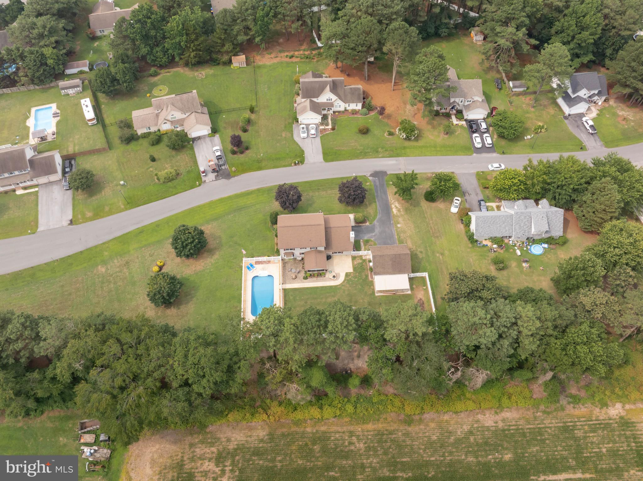 THE HOLLYS - Residential
